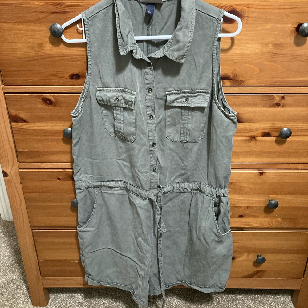 Universal Thread Romper shorts outfit w/pocket- size large